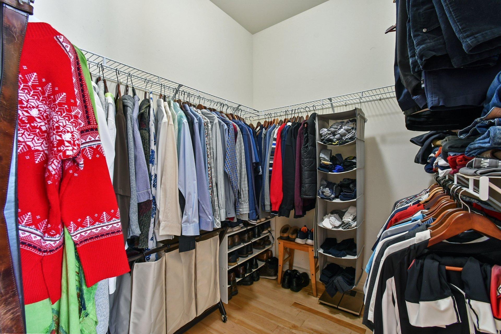 









381


Rue des Eaux-Vives

,
Saint-Jérôme,




QC
J7Y4N6

