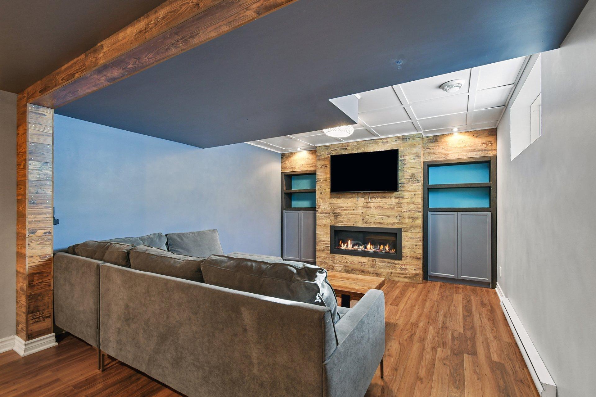 









381


Rue des Eaux-Vives

,
Saint-Jérôme,




QC
J7Y4N6

