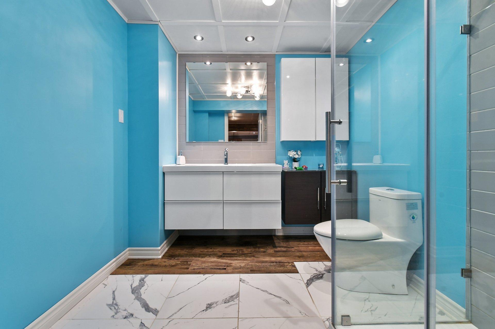 









381


Rue des Eaux-Vives

,
Saint-Jérôme,




QC
J7Y4N6

