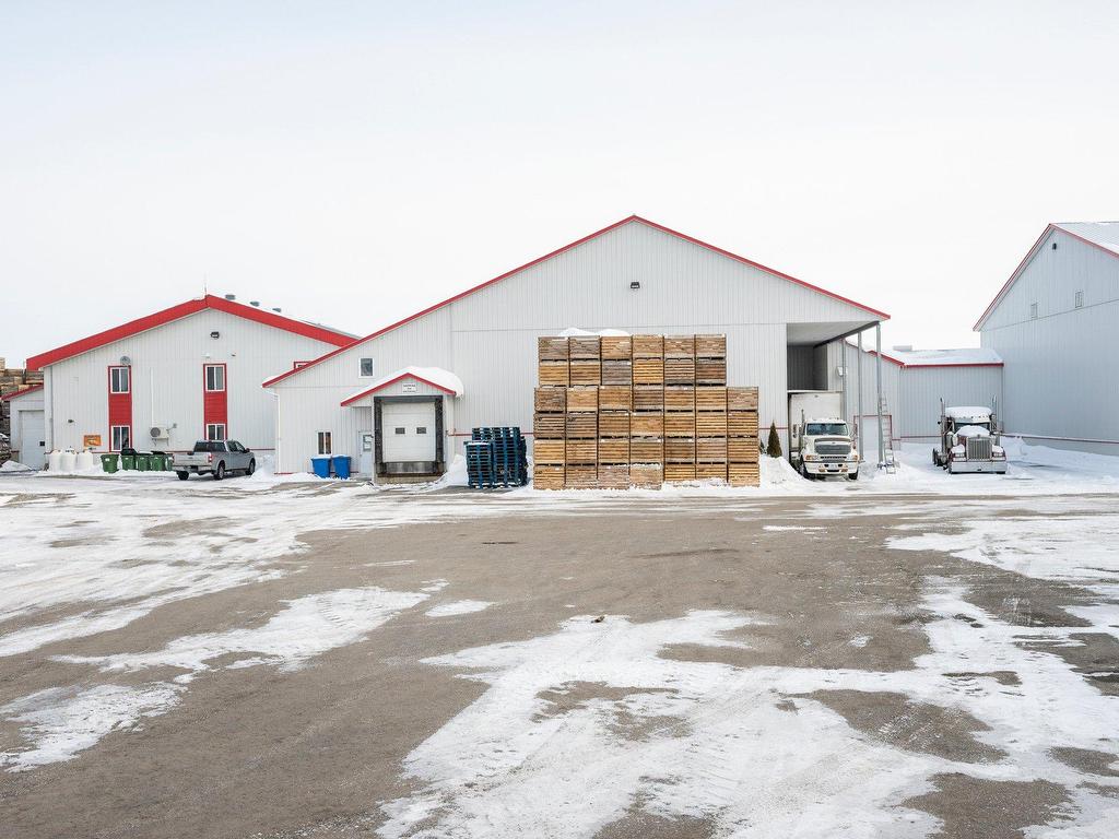 









770


Ch. du Ruisseau-St-Jean N.

,
Saint-Roch-de-l'Achigan,







QC
J0K3H0

