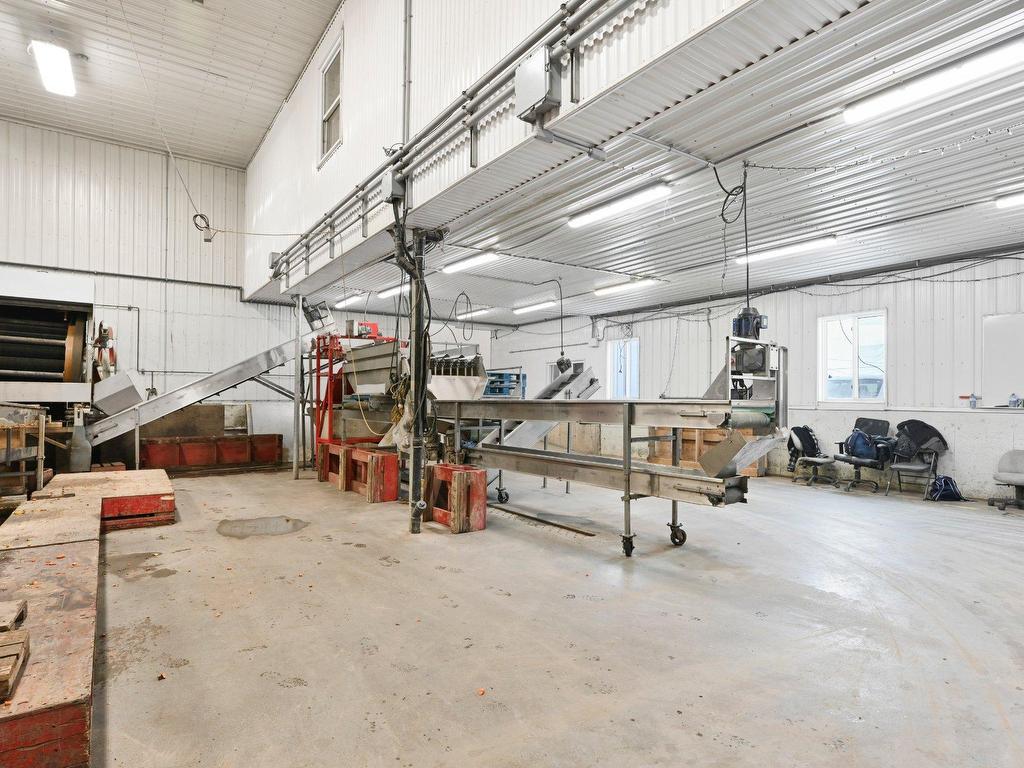 









770


Ch. du Ruisseau-St-Jean N.

,
Saint-Roch-de-l'Achigan,







QC
J0K3H0

