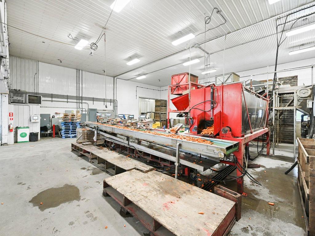 









770


Ch. du Ruisseau-St-Jean N.

,
Saint-Roch-de-l'Achigan,







QC
J0K3H0

