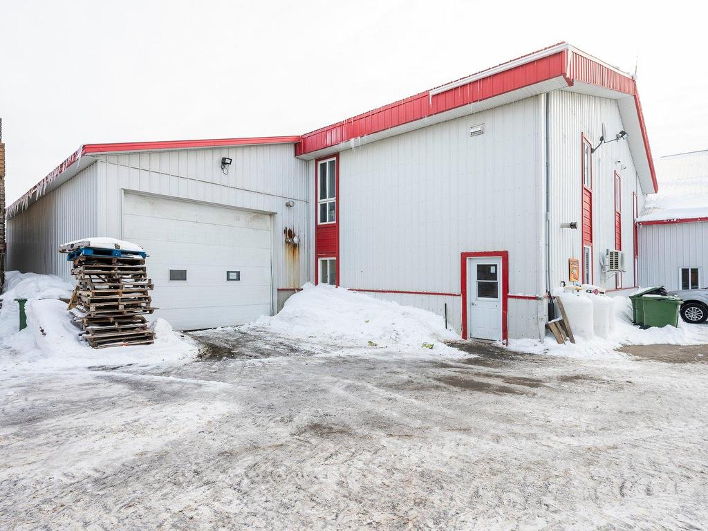 









770


Ch. du Ruisseau-St-Jean N.

,
Saint-Roch-de-l'Achigan,







QC
J0K3H0

