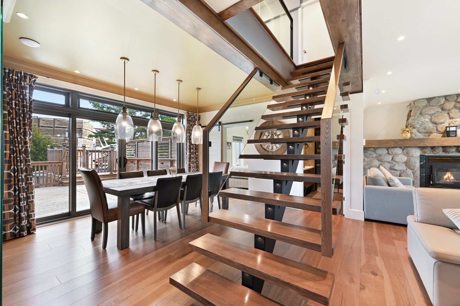 









770


Ch. du Ruisseau-St-Jean N.

,
Saint-Roch-de-l'Achigan,







QC
J0K3H0

