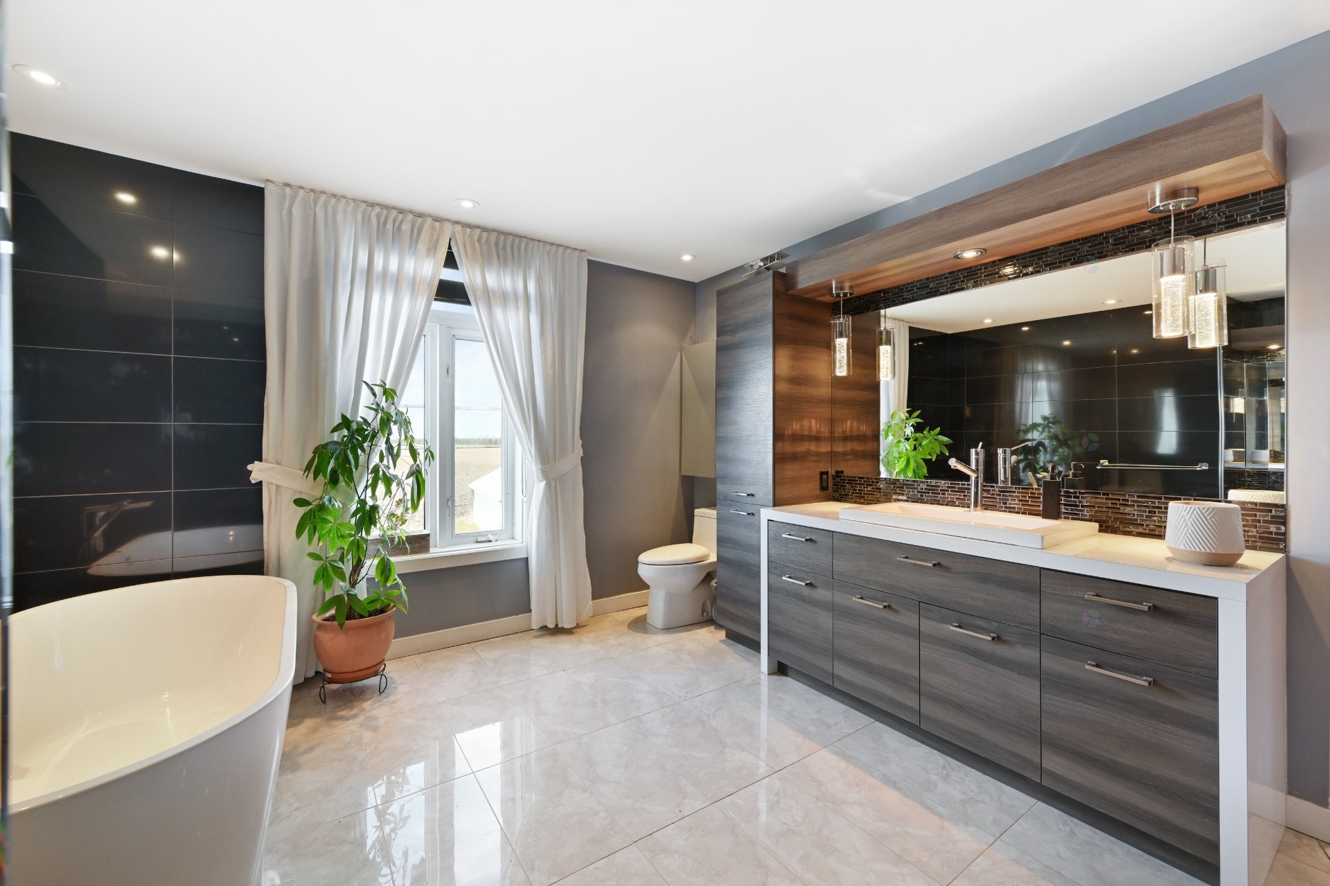 









770


Ch. du Ruisseau-St-Jean N.

,
Saint-Roch-de-l'Achigan,







QC
J0K3H0

