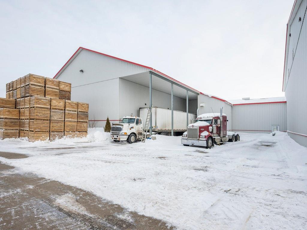 









770


Ch. du Ruisseau-St-Jean N.

,
Saint-Roch-de-l'Achigan,







QC
J0K3H0

