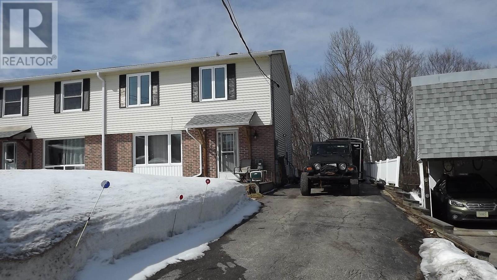












33B London CRES

,
Elliot Lake,




Ontario
P5A2P7

