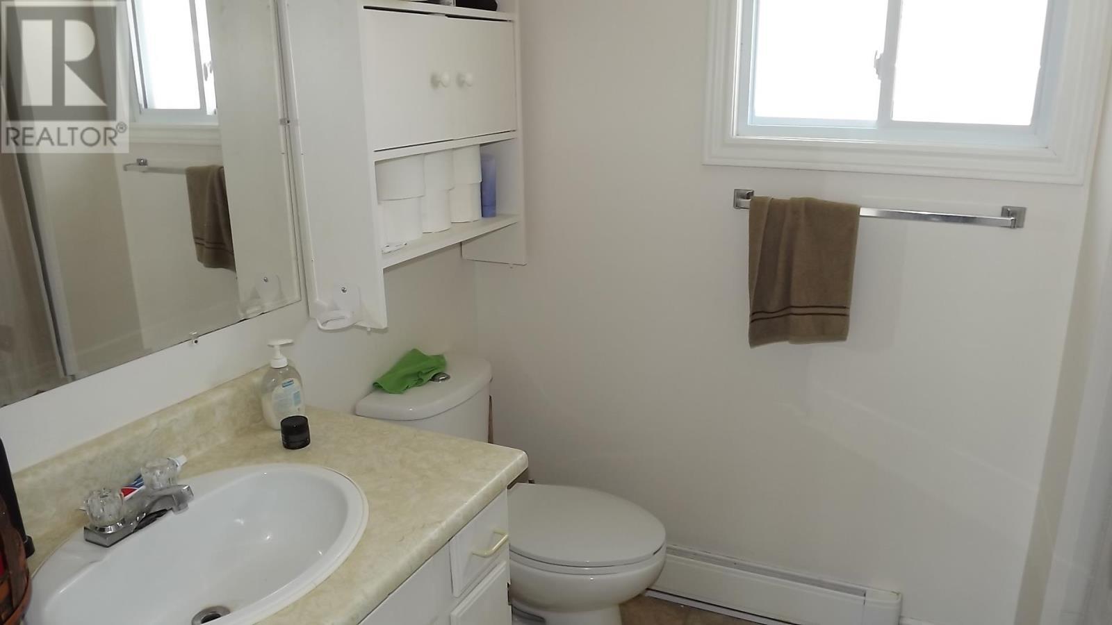 












33B London CRES

,
Elliot Lake,




Ontario
P5A2P7

