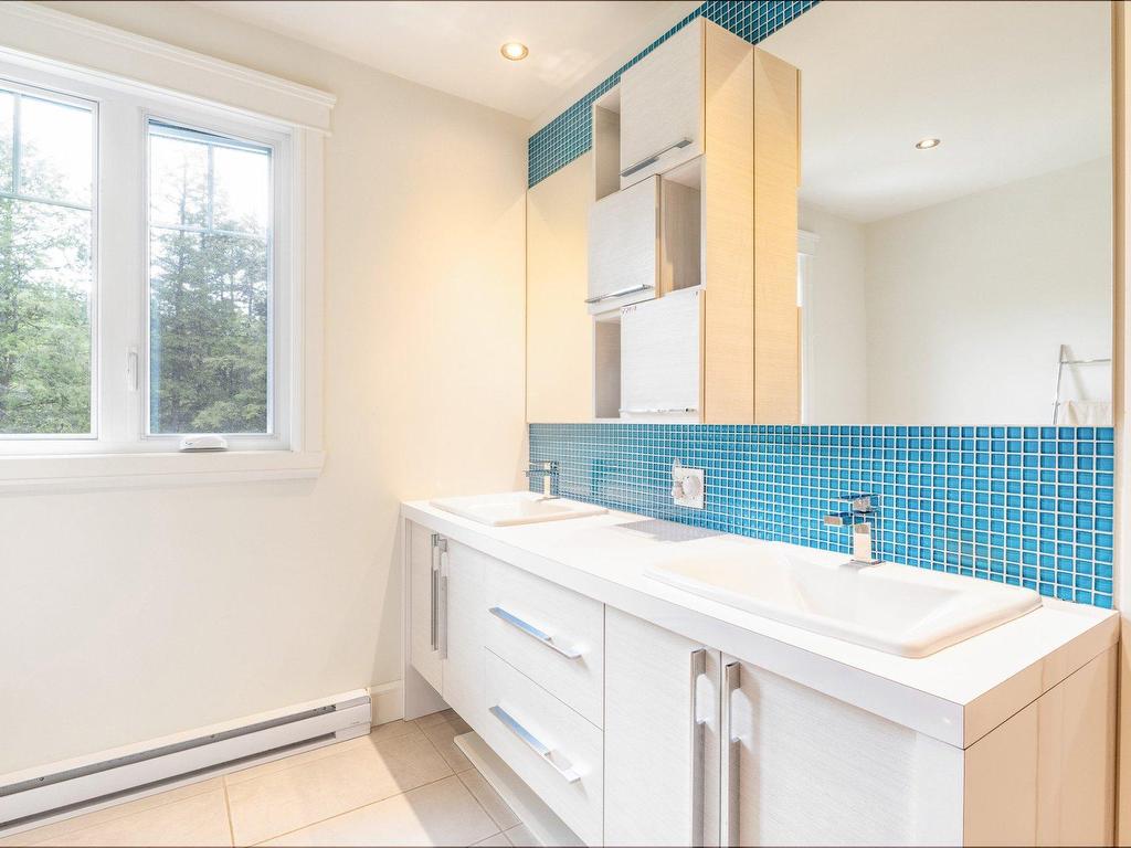 









1881


Rue de Toulouse

,
Sherbrooke (Les Nations),




QC
J1J3Z1

