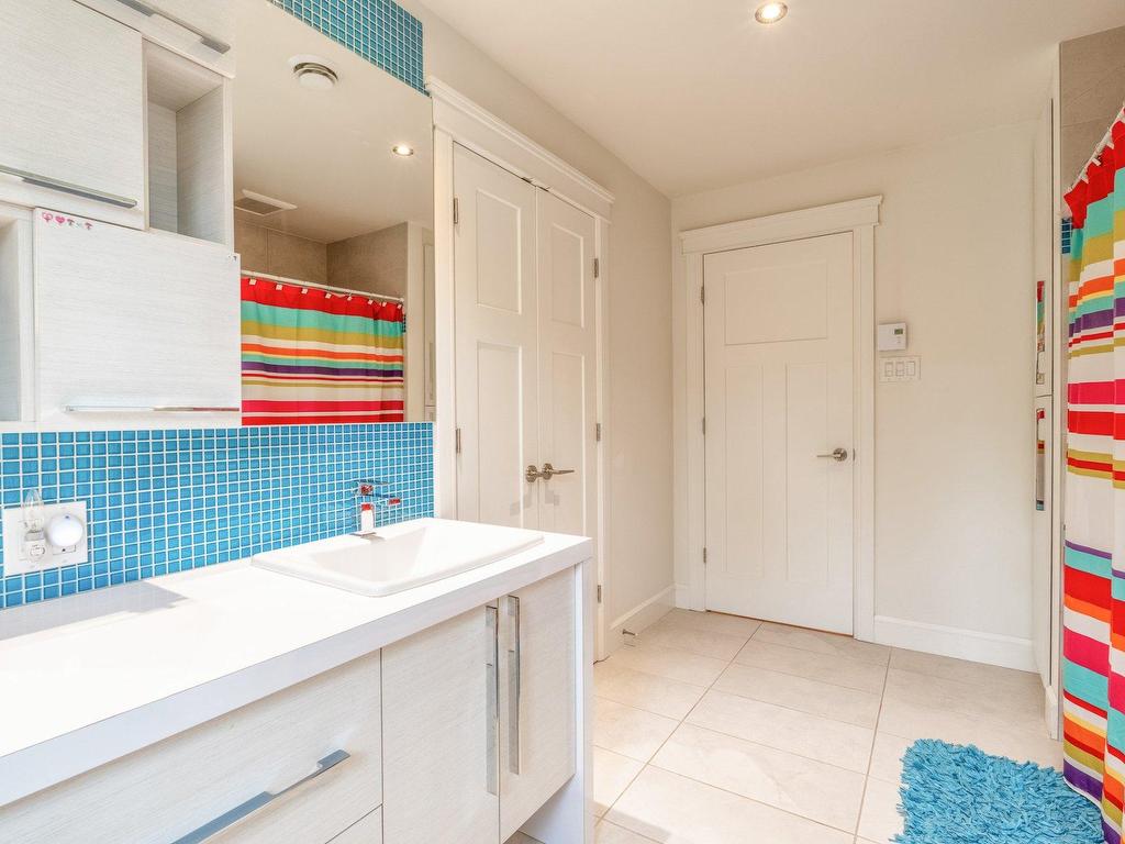 









1881


Rue de Toulouse

,
Sherbrooke (Les Nations),




QC
J1J3Z1

