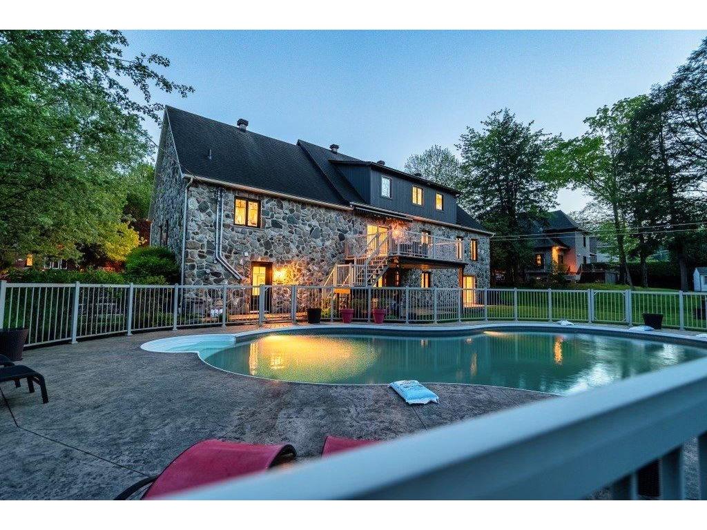 









1881


Rue de Toulouse

,
Sherbrooke (Les Nations),




QC
J1J3Z1

