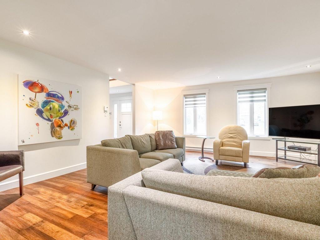 









1881


Rue de Toulouse

,
Sherbrooke (Les Nations),




QC
J1J3Z1

