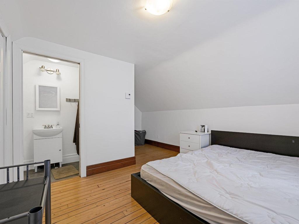









420

 - 422


Rue Jacques-Cartier S.

,
Saint-Jean-sur-Richelieu,




QC
J3B4K4

