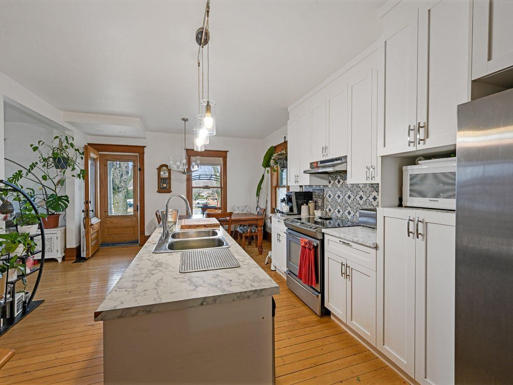 









420

 - 422


Rue Jacques-Cartier S.

,
Saint-Jean-sur-Richelieu,




QC
J3B4K4

