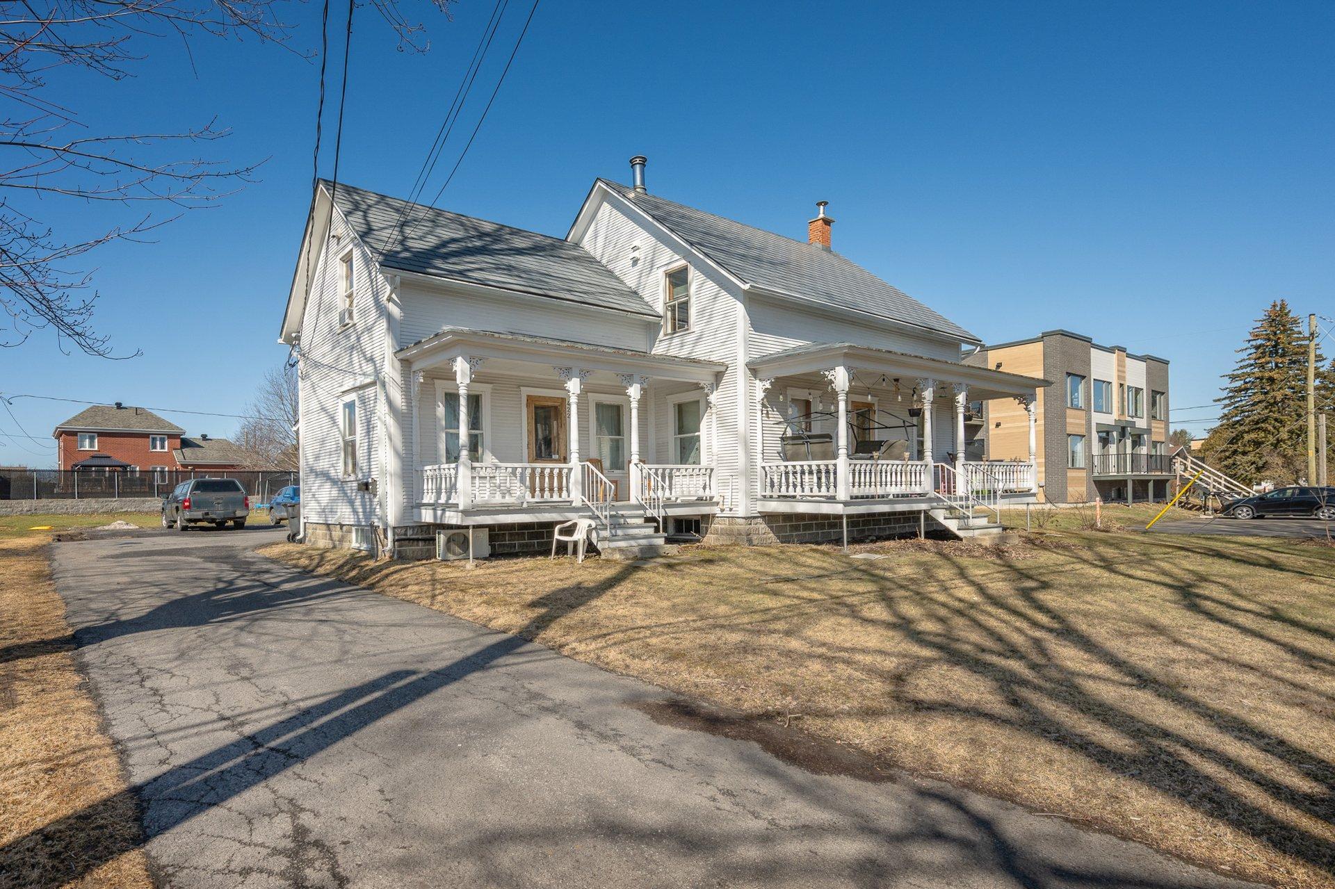 









420

 - 422


Rue Jacques-Cartier S.

,
Saint-Jean-sur-Richelieu,




QC
J3B4K4

