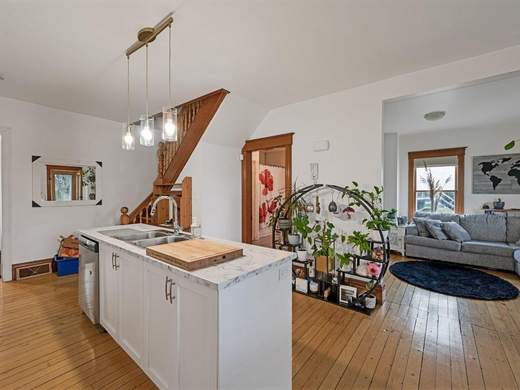 









420

 - 422


Rue Jacques-Cartier S.

,
Saint-Jean-sur-Richelieu,




QC
J3B4K4

