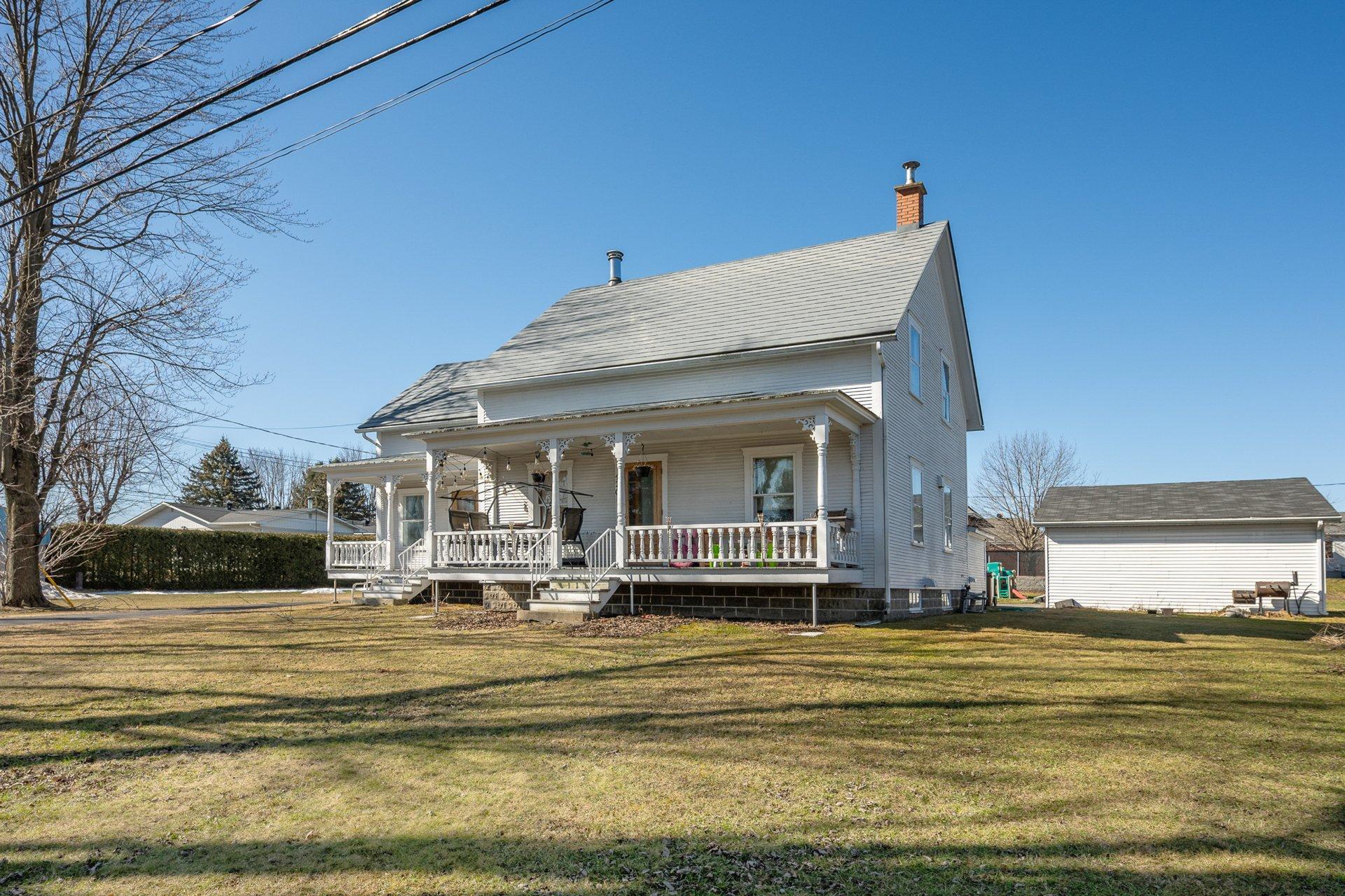 









420

 - 422


Rue Jacques-Cartier S.

,
Saint-Jean-sur-Richelieu,




QC
J3B4K4

