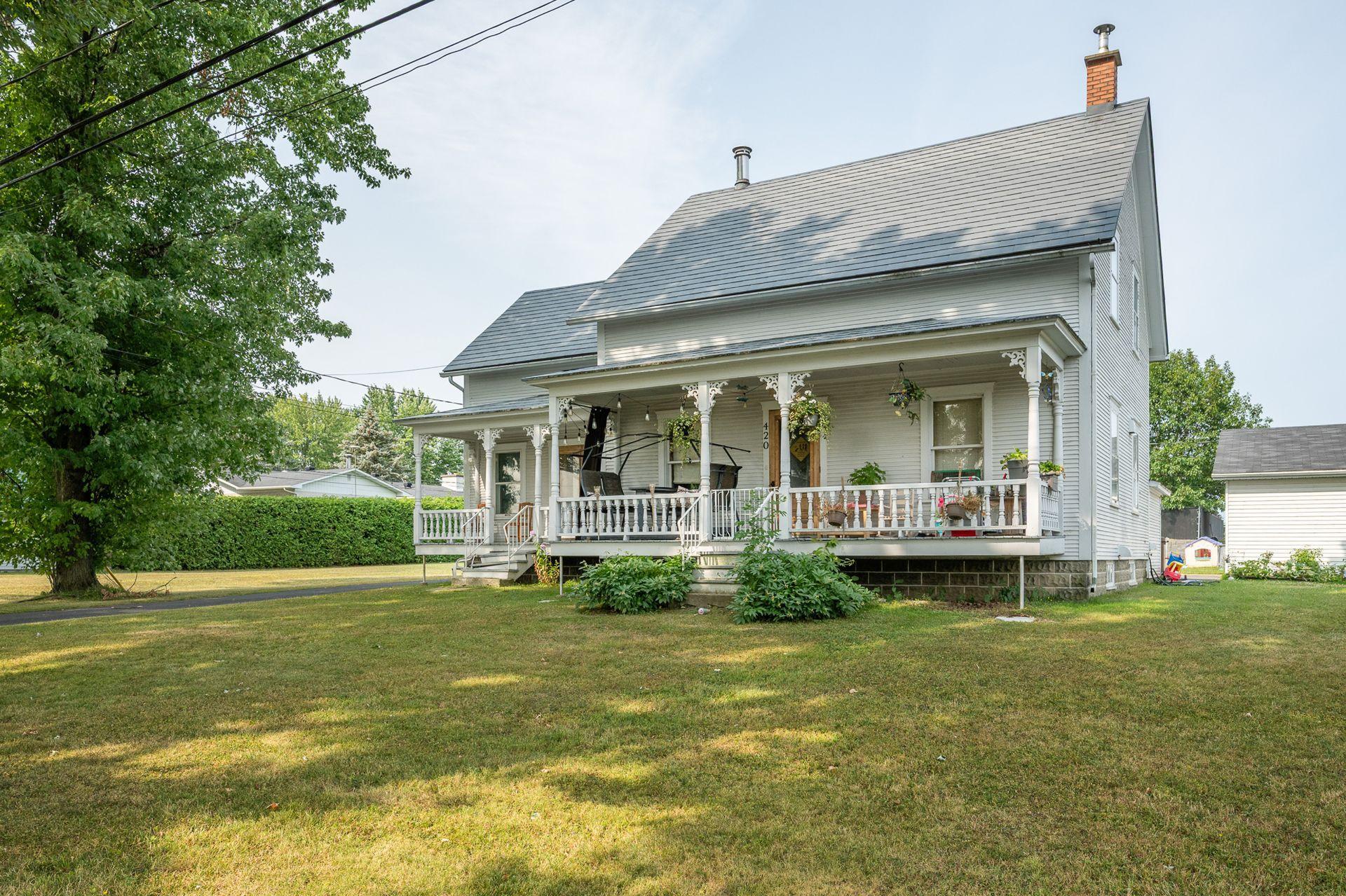 









420

 - 422


Rue Jacques-Cartier S.

,
Saint-Jean-sur-Richelieu,




QC
J3B4K4

