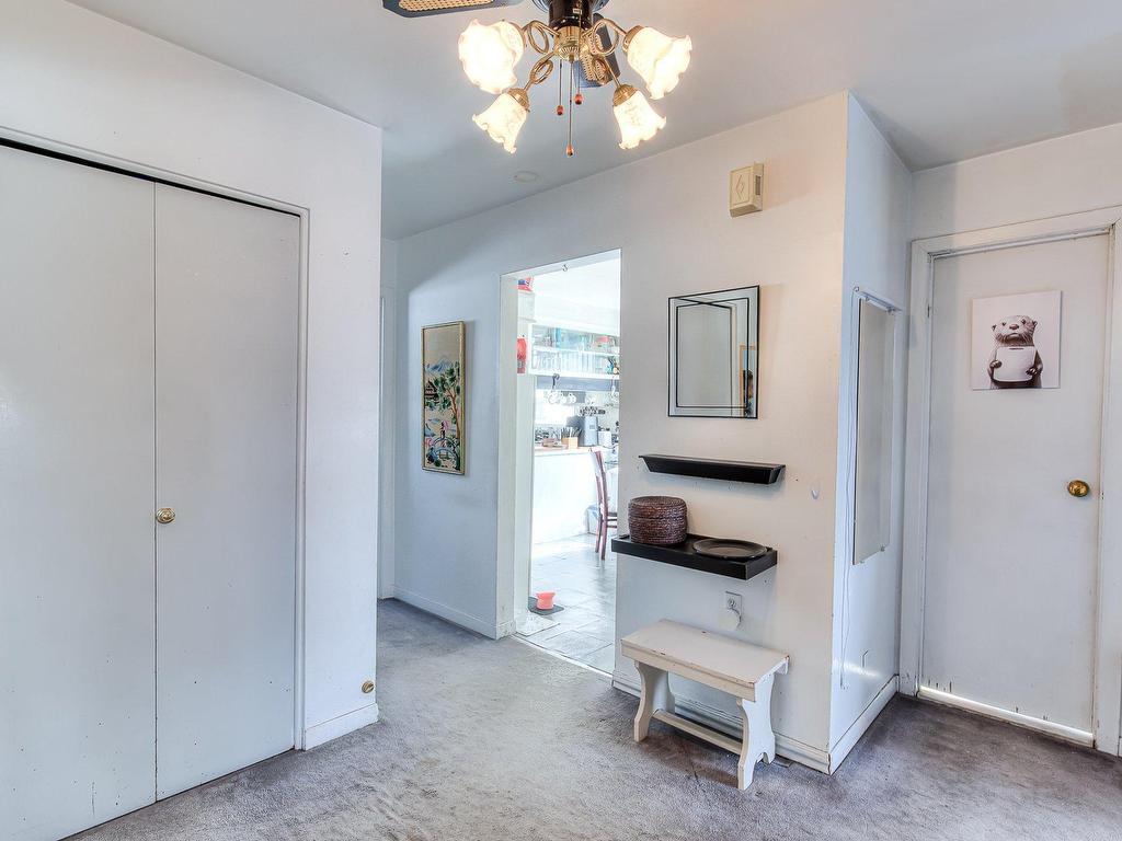 









1329

 - 1331


100e Avenue

,
Laval (Chomedey),




QC
H7W4A4

