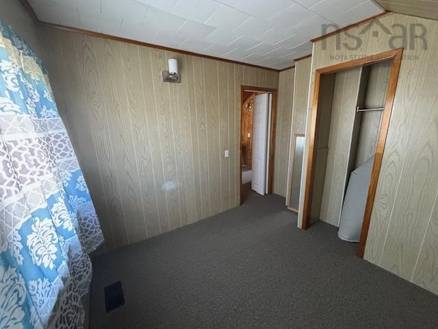 












342 Twelfth Street

,
New Waterford,




NS
B1H 4A3

