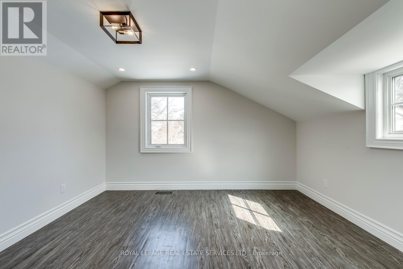 












317 QUEEN STREET S

,
Mississauga,




Ontario
L5M1M3

