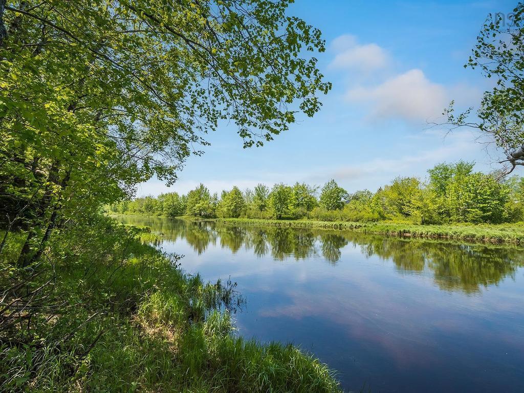 












Lot 1 Old Post Road

,
Enfield,







NS
B2T 1E2

