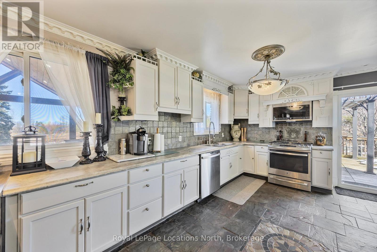 












122656 GREY 9 ROAD

,
West Grey,




Ontario
N0G1C0

