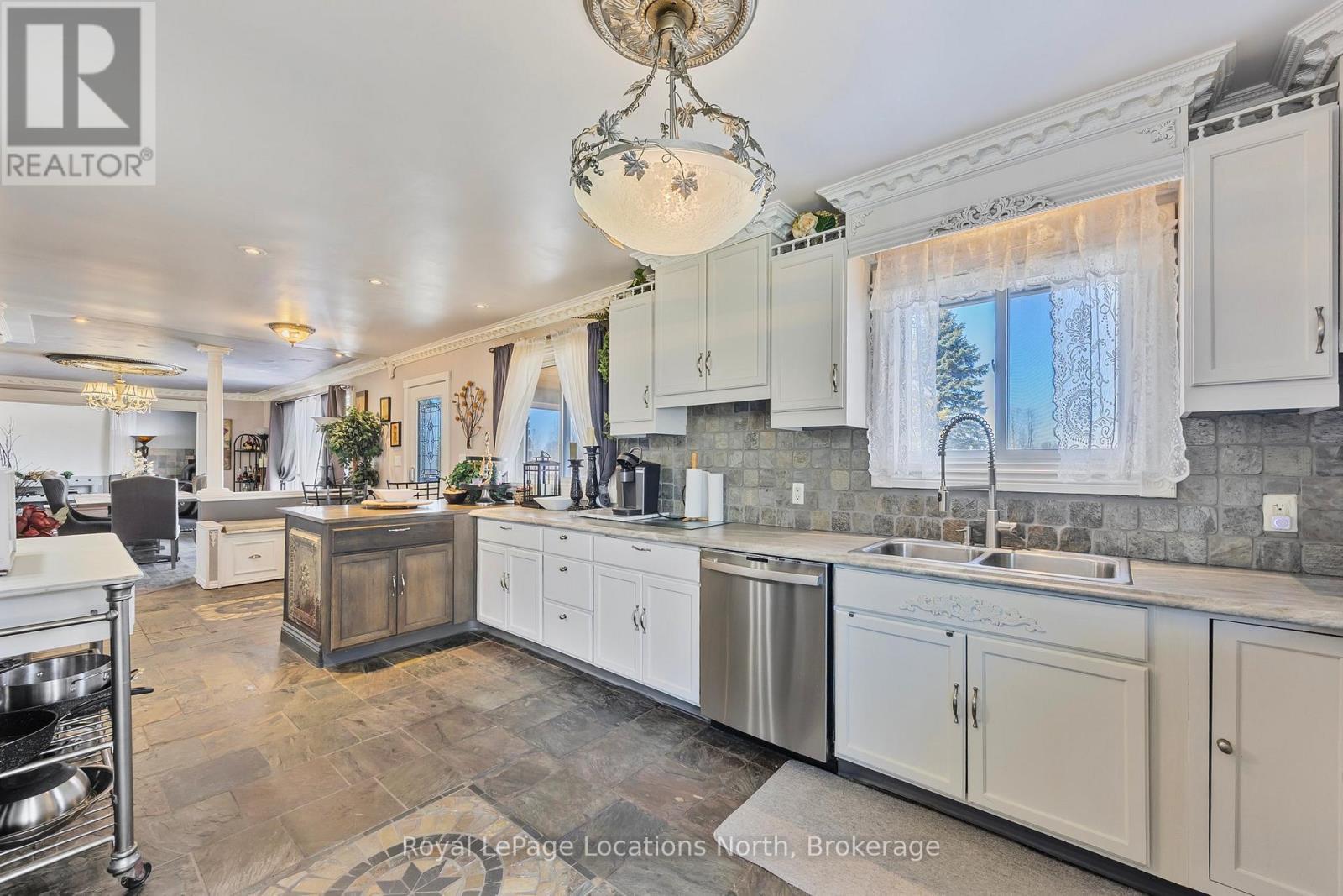 












122656 GREY 9 ROAD

,
West Grey,




Ontario
N0G1C0

