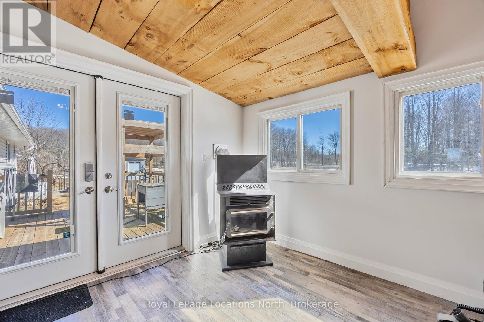 












122656 GREY 9 ROAD

,
West Grey,




Ontario
N0G1C0

