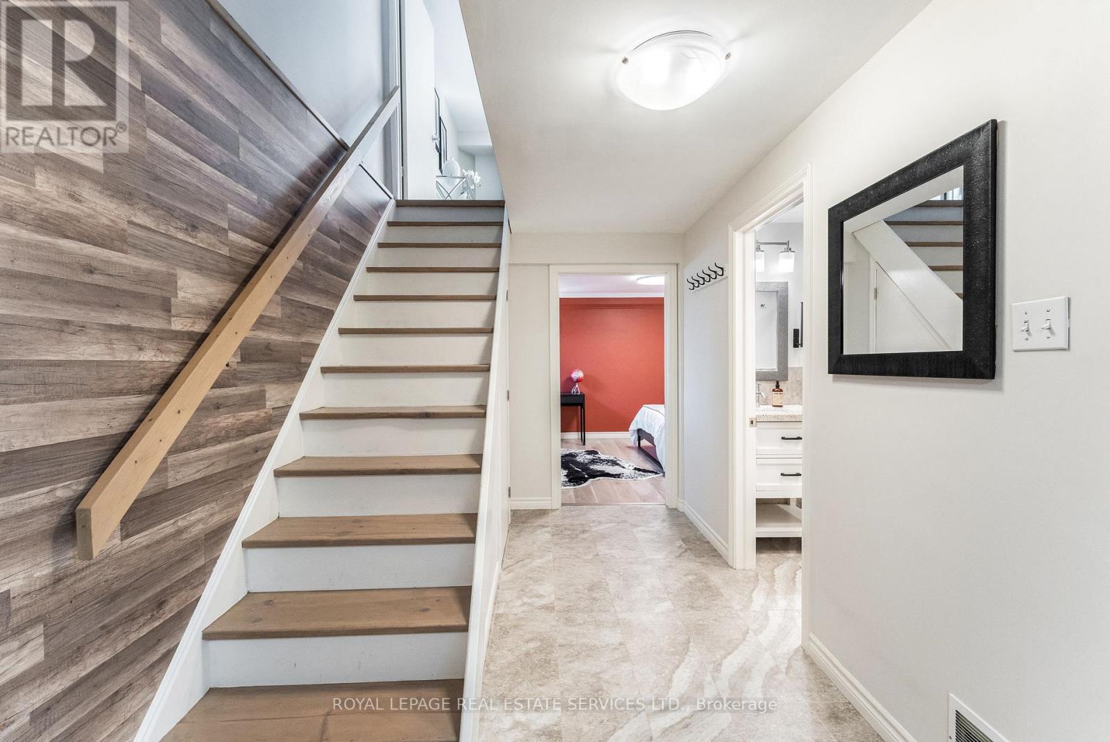 












30 REID COURT

,
Guelph,




Ontario
N1G3R6

