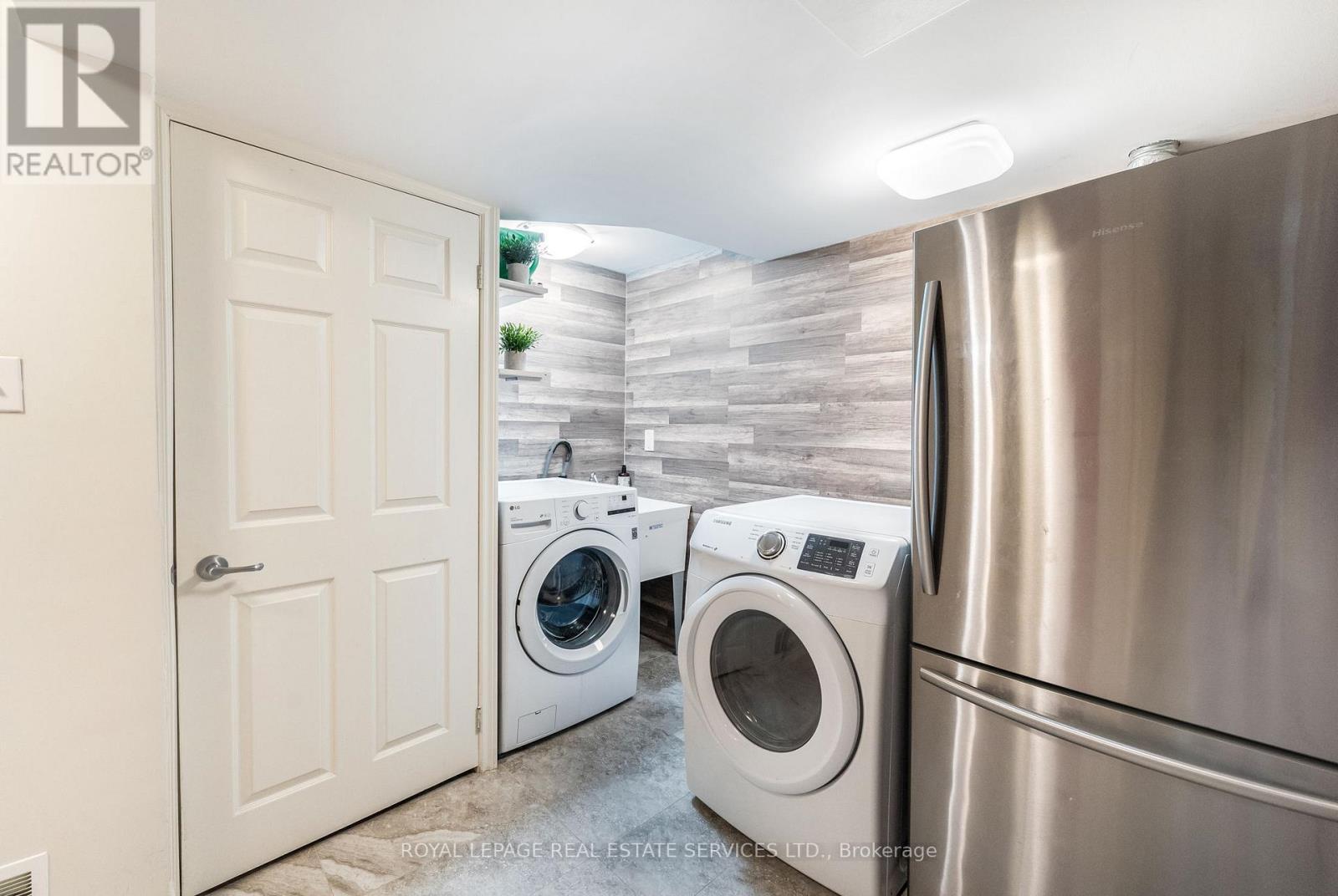 












30 REID COURT

,
Guelph,




Ontario
N1G3R6

