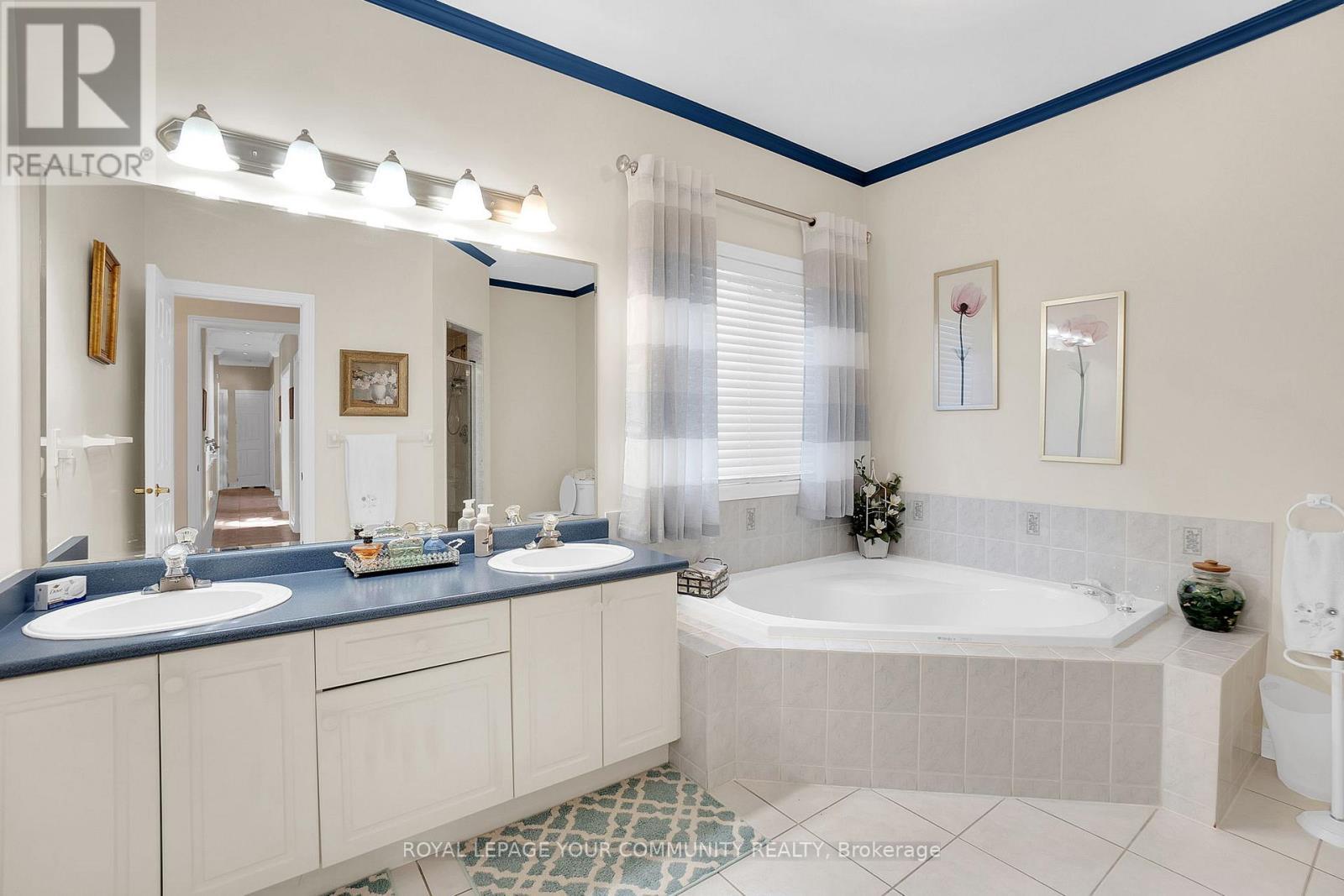 












176 LAURENTIAN BOULEVARD

,
Vaughan,




Ontario
L6A2V6

