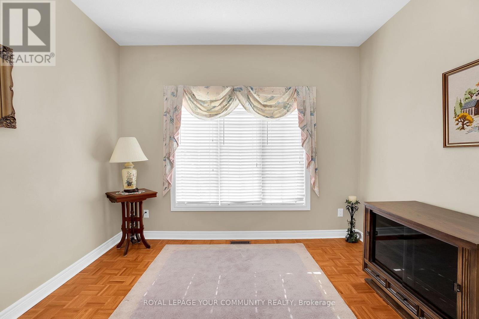 












176 LAURENTIAN BOULEVARD

,
Vaughan,




Ontario
L6A2V6


