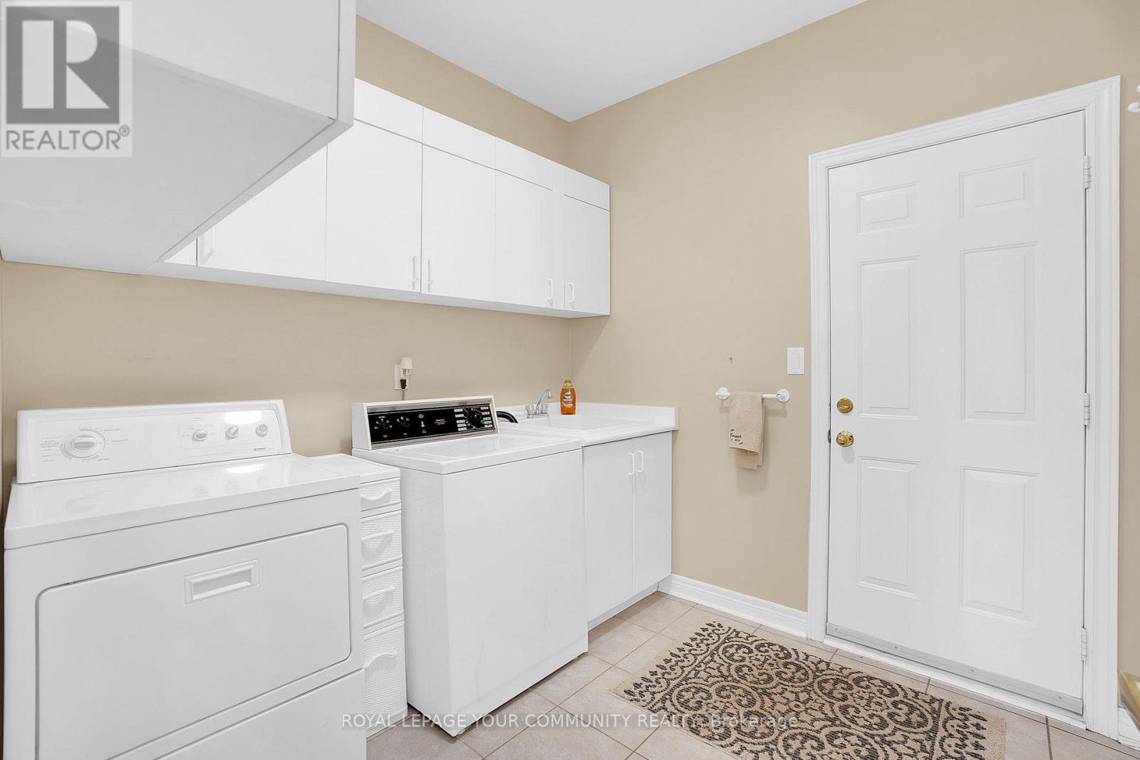 












176 LAURENTIAN BOULEVARD

,
Vaughan,




Ontario
L6A2V6

