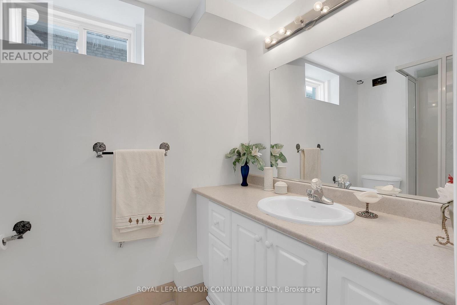 












176 LAURENTIAN BOULEVARD

,
Vaughan,




Ontario
L6A2V6

