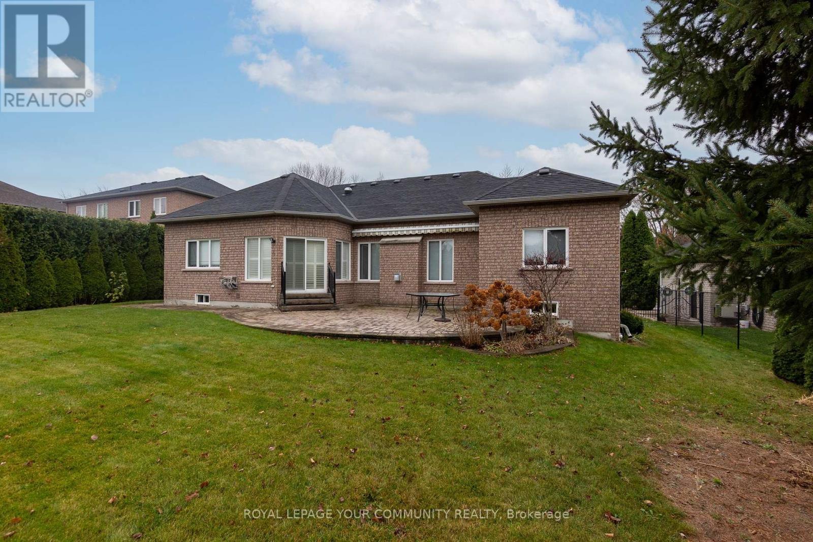 












176 LAURENTIAN BOULEVARD

,
Vaughan,




Ontario
L6A2V6


