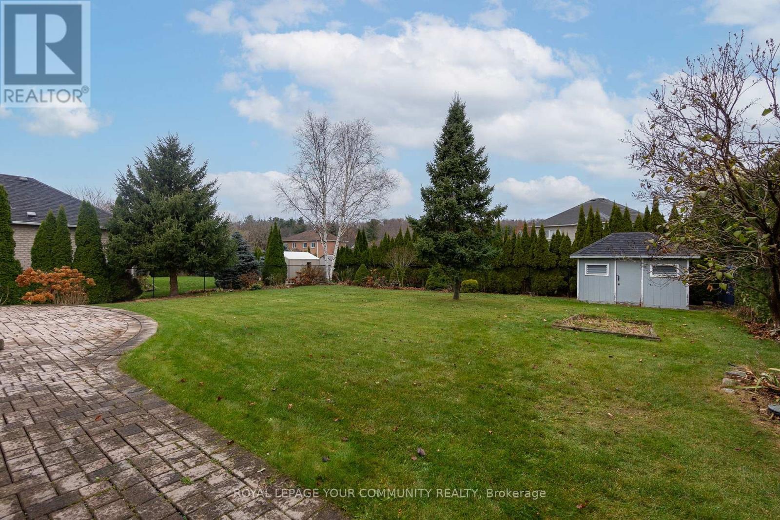 












176 LAURENTIAN BOULEVARD

,
Vaughan,




Ontario
L6A2V6

