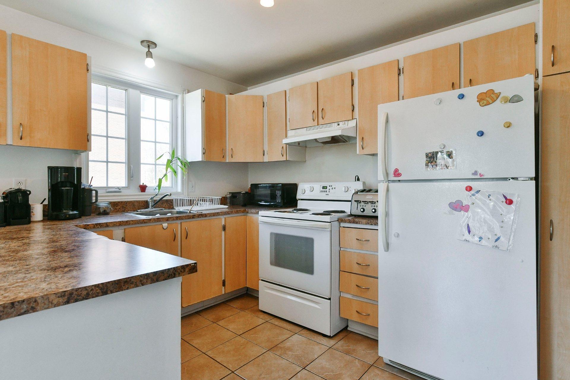 









174

 - 180


103e Avenue

,
Saint-Jérôme,




QC
J7Y5A5

