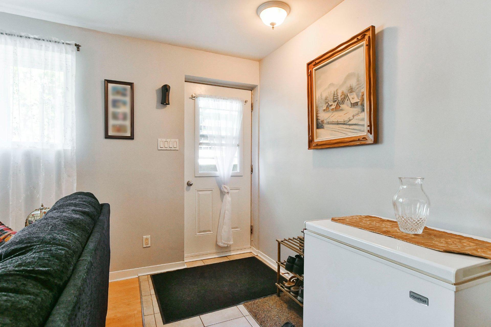 









174

 - 180


103e Avenue

,
Saint-Jérôme,




QC
J7Y5A5

