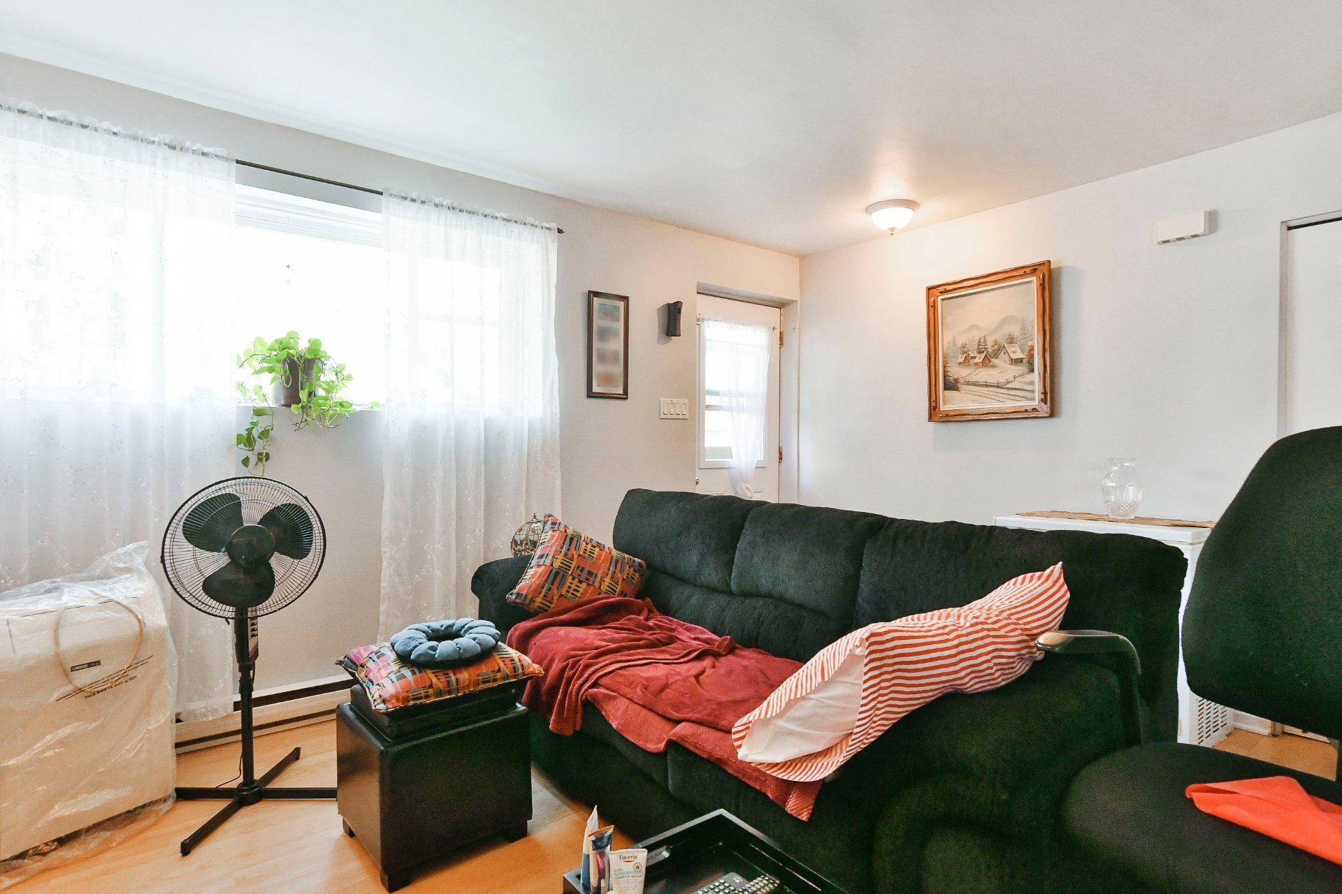 









174

 - 180


103e Avenue

,
Saint-Jérôme,




QC
J7Y5A5

