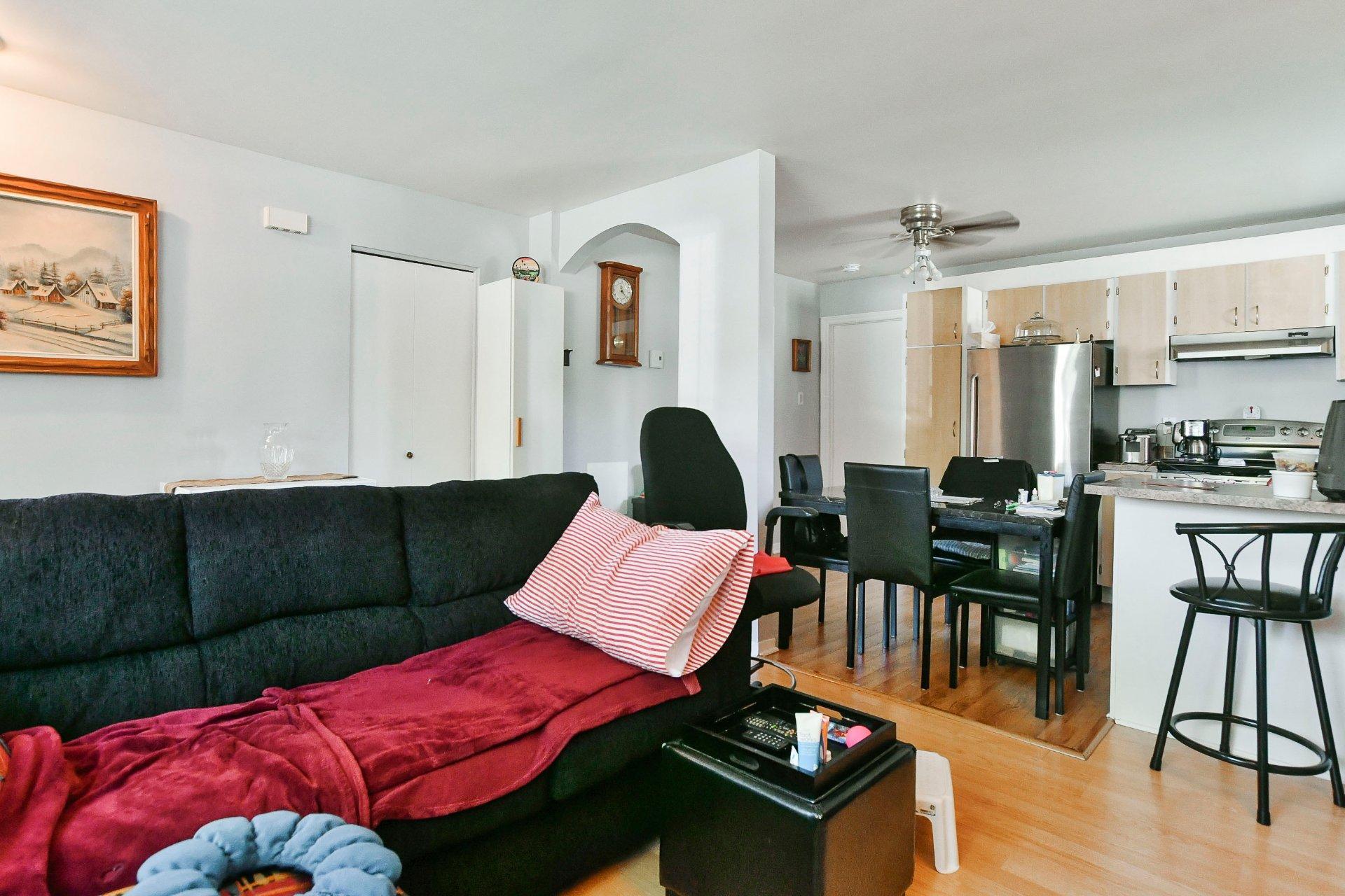 









174

 - 180


103e Avenue

,
Saint-Jérôme,




QC
J7Y5A5

