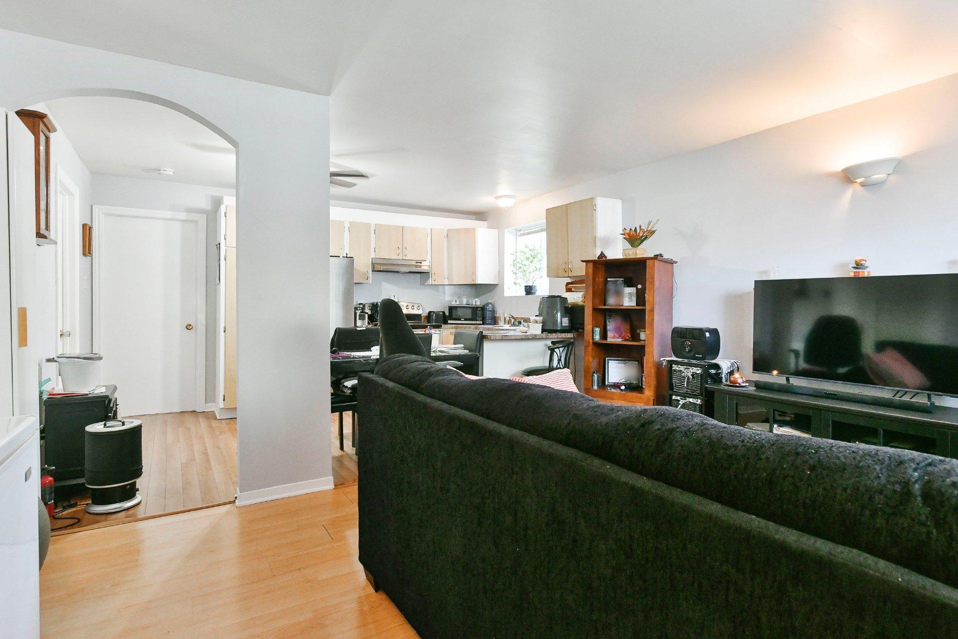 









174

 - 180


103e Avenue

,
Saint-Jérôme,




QC
J7Y5A5

