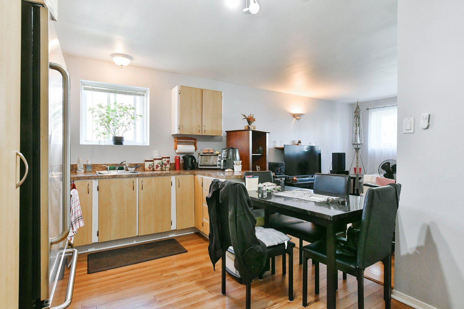 









174

 - 180


103e Avenue

,
Saint-Jérôme,




QC
J7Y5A5

