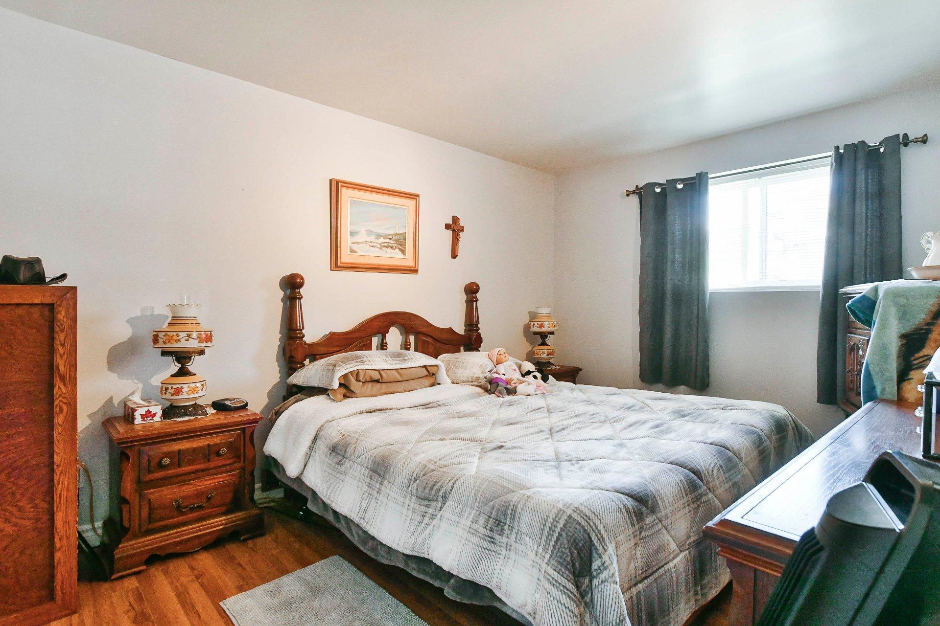 









174

 - 180


103e Avenue

,
Saint-Jérôme,




QC
J7Y5A5

