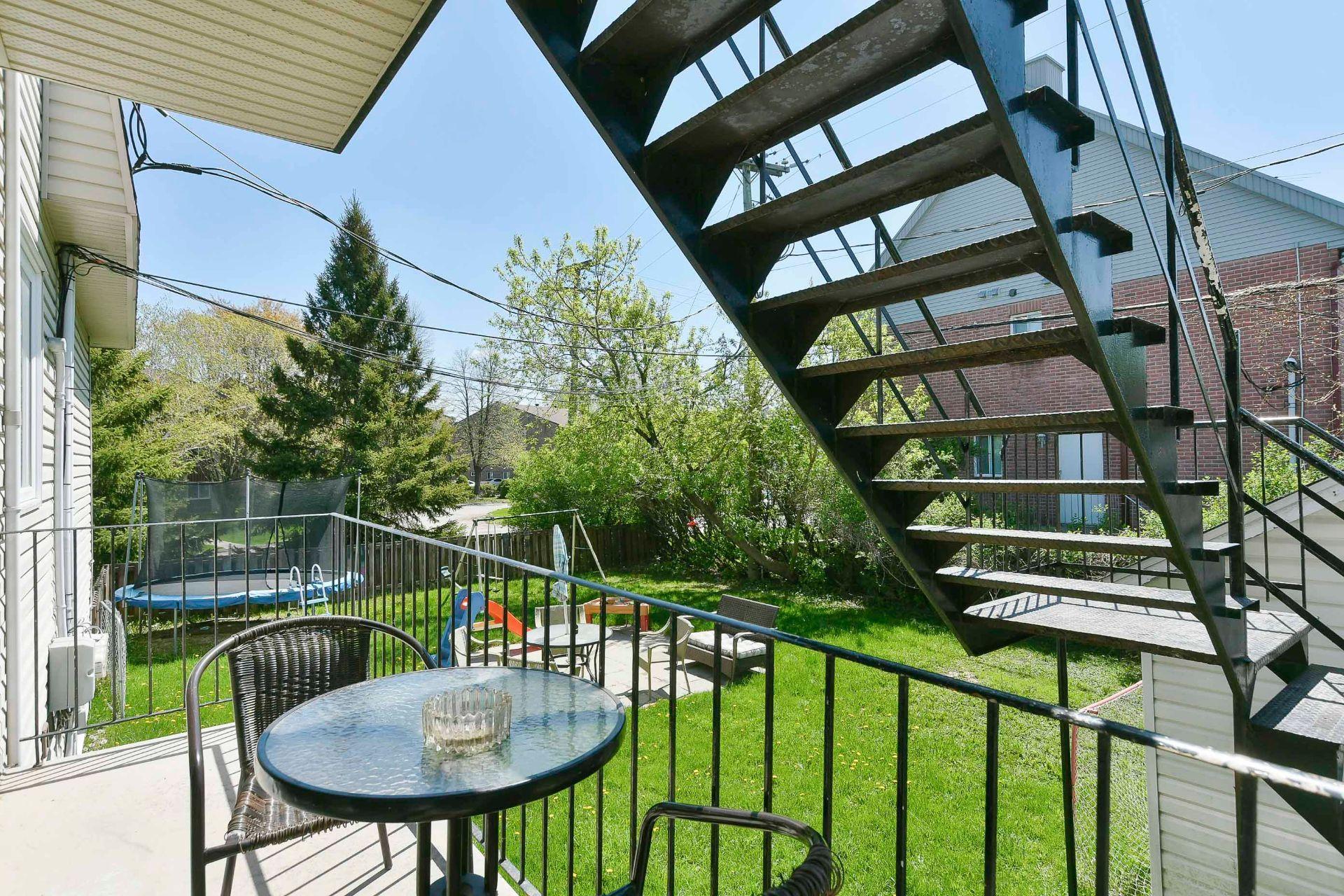 









174

 - 180


103e Avenue

,
Saint-Jérôme,




QC
J7Y5A5

