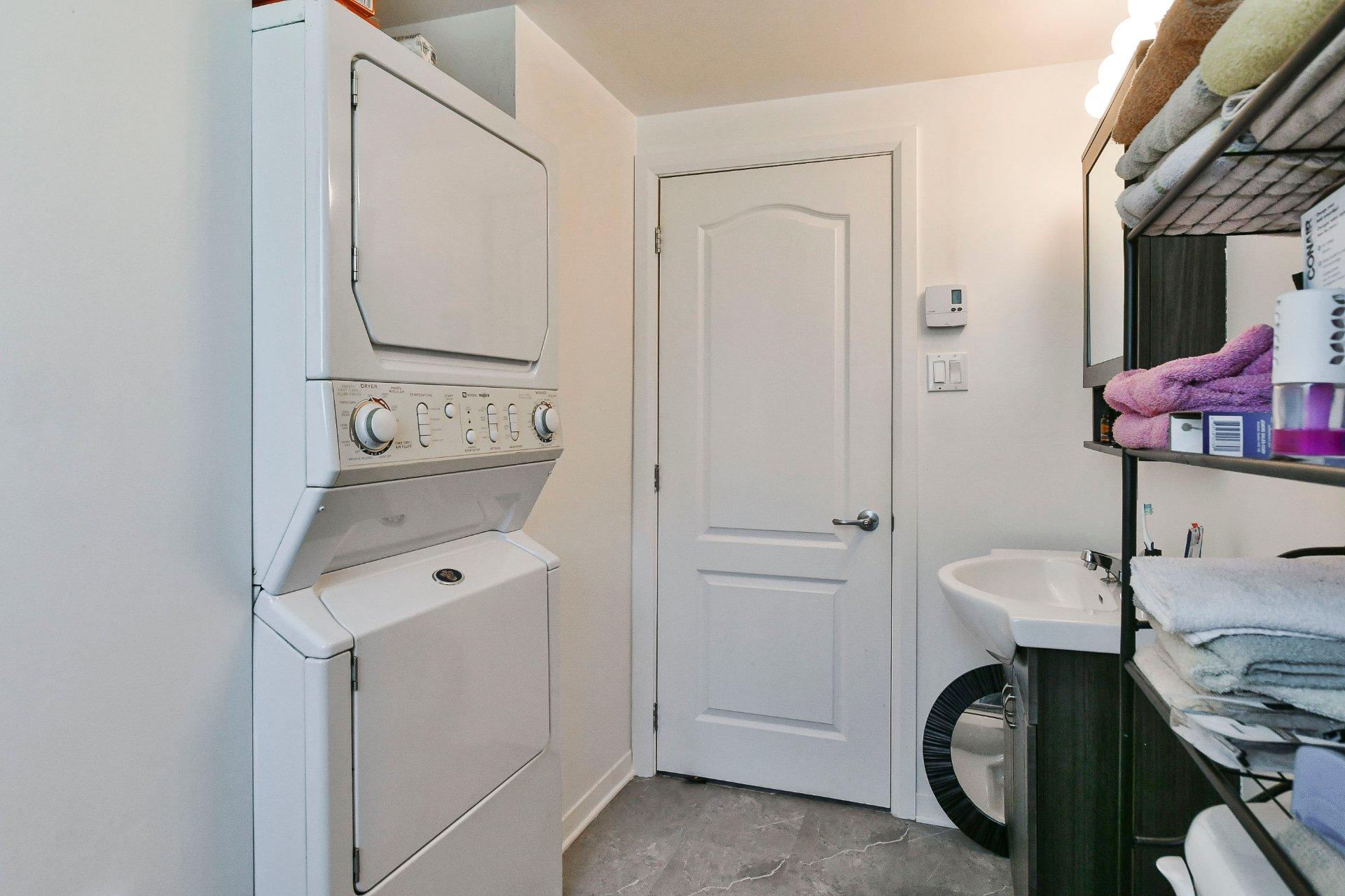 









174

 - 180


103e Avenue

,
Saint-Jérôme,




QC
J7Y5A5

