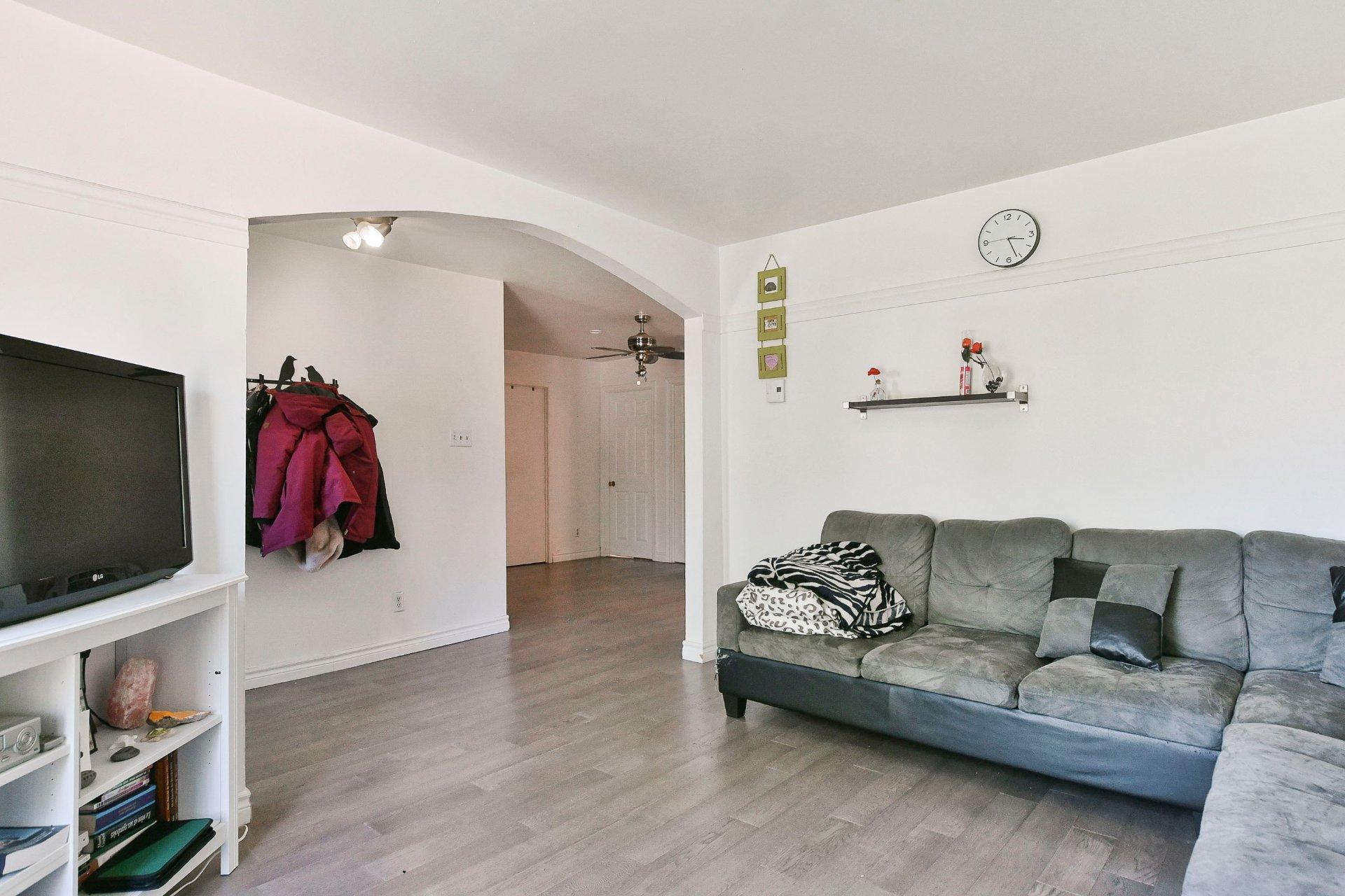 









174

 - 180


103e Avenue

,
Saint-Jérôme,




QC
J7Y5A5

