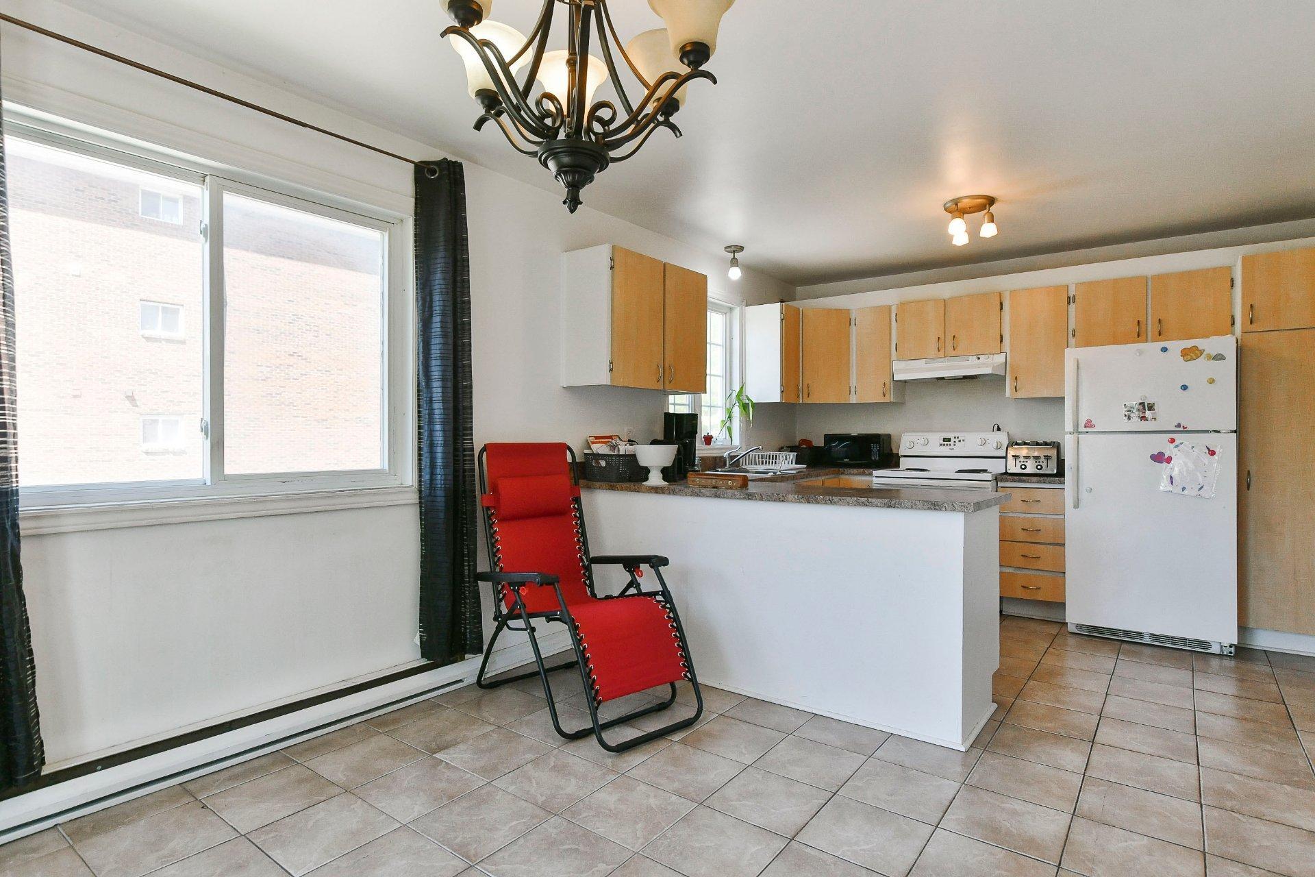 









174

 - 180


103e Avenue

,
Saint-Jérôme,




QC
J7Y5A5

