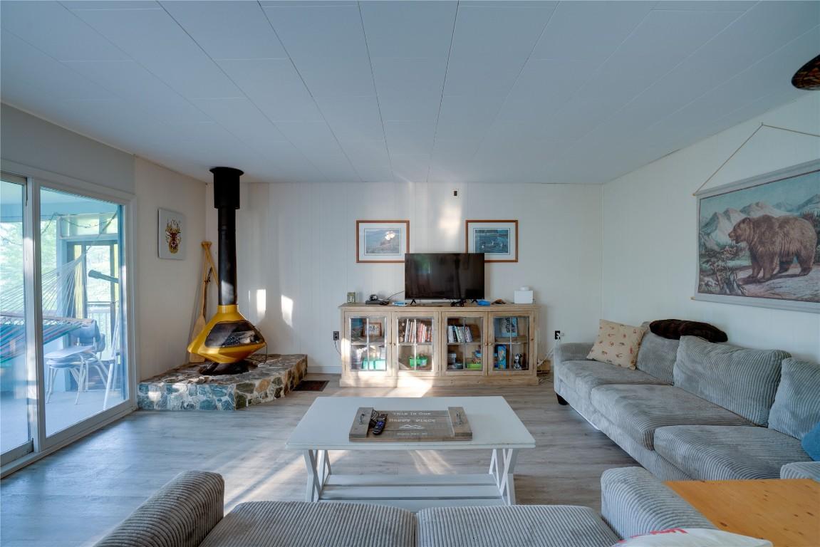 









4265


Eagle Bay

Road,
Eagle Bay,




BC
V0E 1T0

