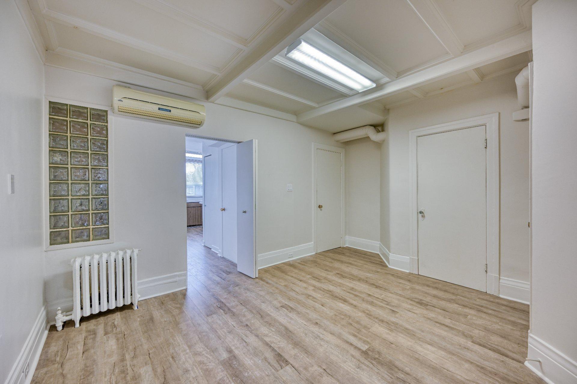 









183


Rue St-Eustache

,
Saint-Eustache,




QC
J7R2L5

